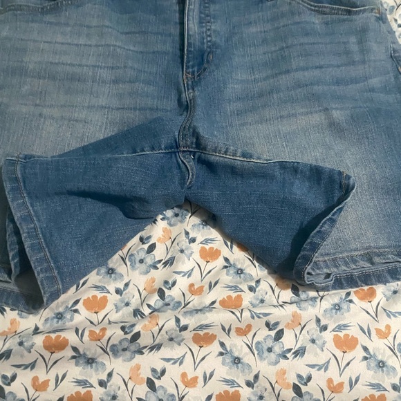 D.jeans womens jean shorts - Picture 7 of 8